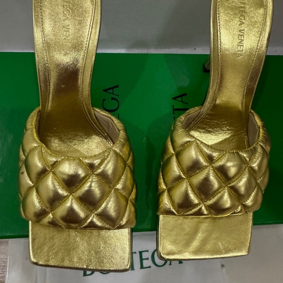 Bottega venetta metallic Gold mules. Size 39 - Picture 9 of 9